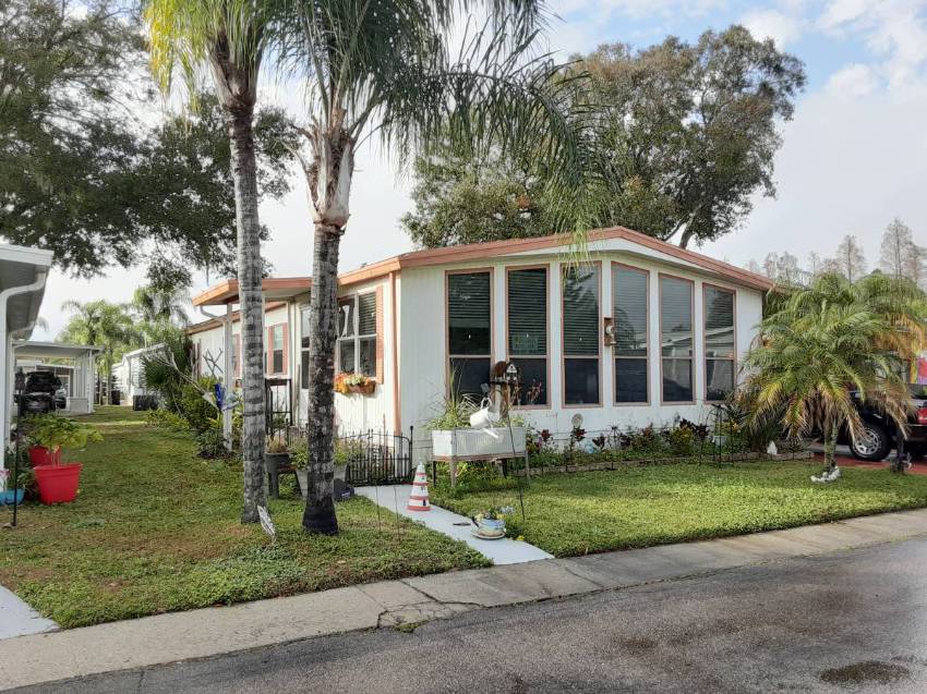 Lakeland, FL Mobile Home for Sale located at 307 Brewer Road Highlands Village